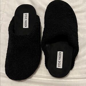 Steve Madden Plush Black Slippers 6M